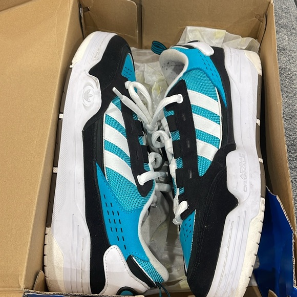 Adidas Sneakers - Picture 7 of 7